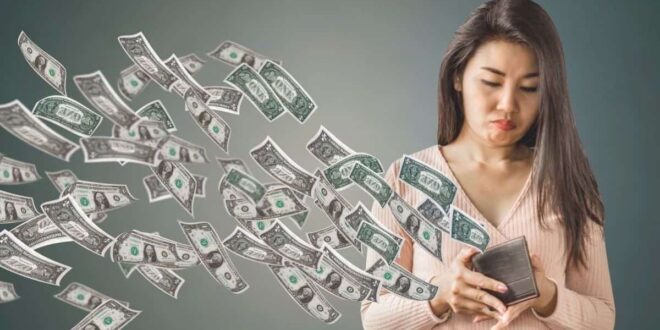 پنج اشتباه مردم در هدر دادن پول
