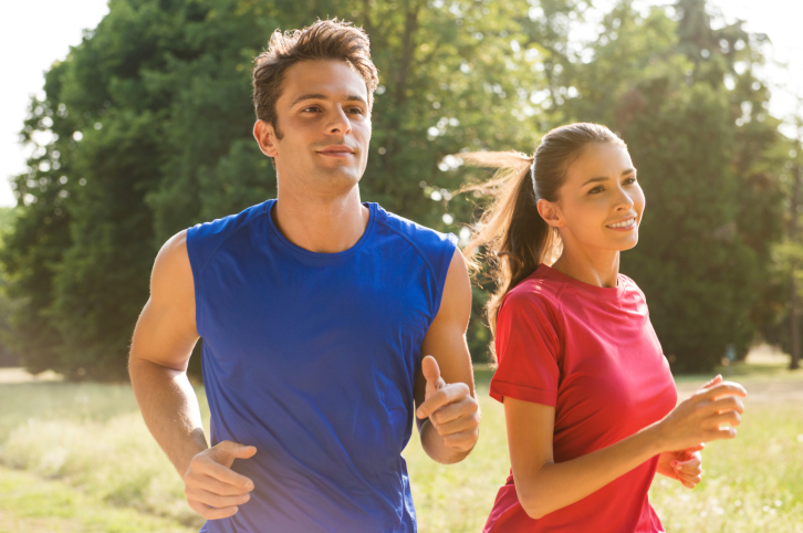ورزش كردن همراه همسر سلامتي شما را بهبود مي بخشد.